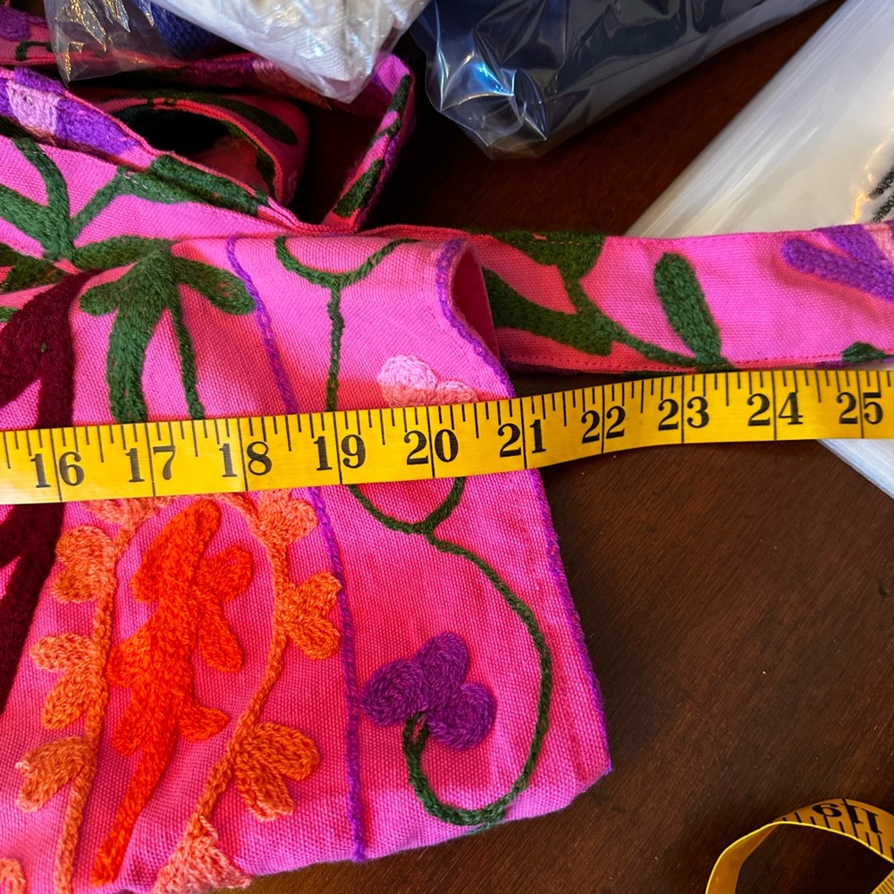 Handmade embroidered The Suzanna size LGE-XXL Kimono/Robe‎ with belt - Picture 13 of 15
